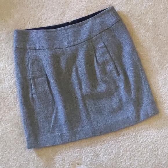Ann Taylor LOFT Herringbone pattern Mini Skirt - Picture 1 of 6